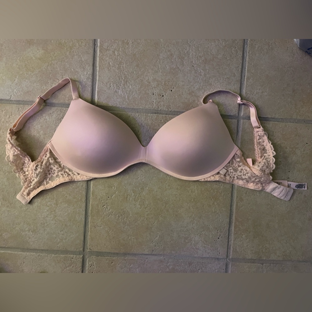 Victoria's Secret Lace Bra 32DD